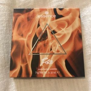Essence eyeshadow palette
